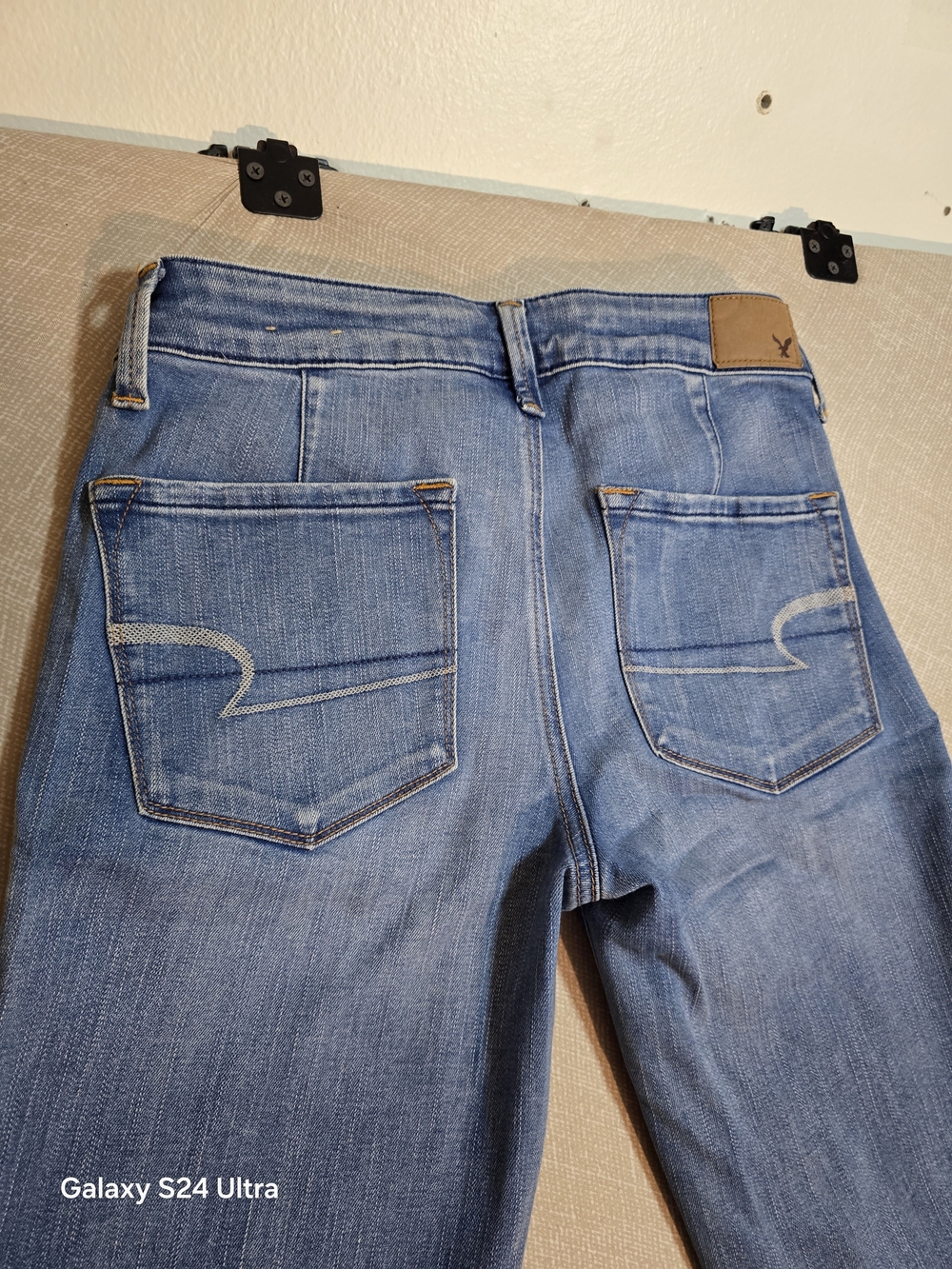 American Eagle Outfitters Wide Leg Jeans in Light Blue Wash - Picture 9 of 11